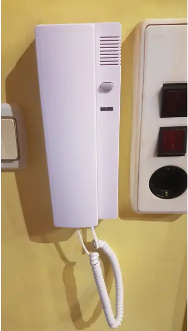 Нов домофонен апарат след професионален монтаж